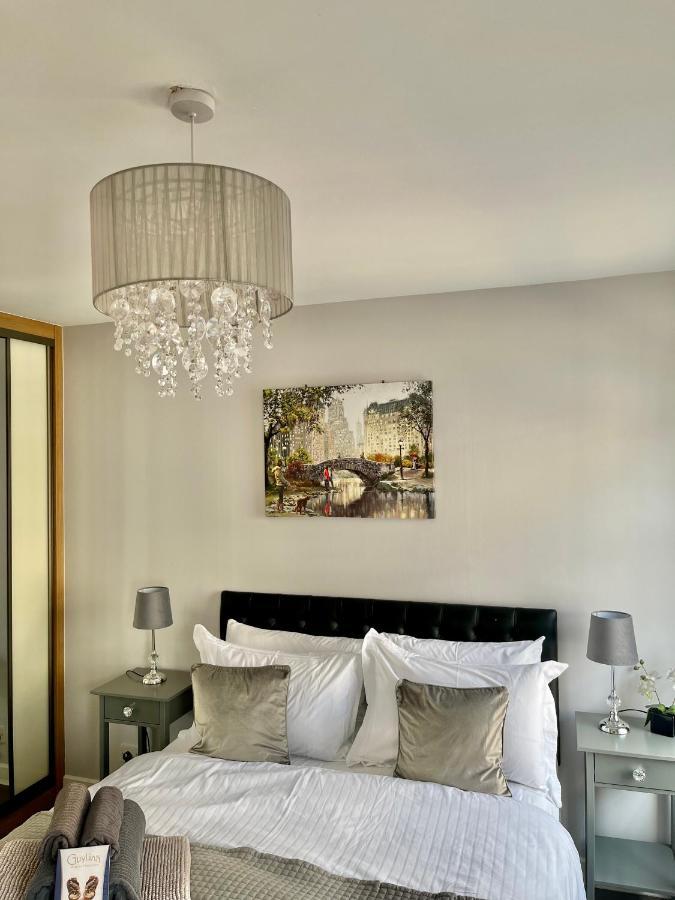 Trinity Apartments Four 1-Bedroom Apts Waterford City Centre Buitenkant foto