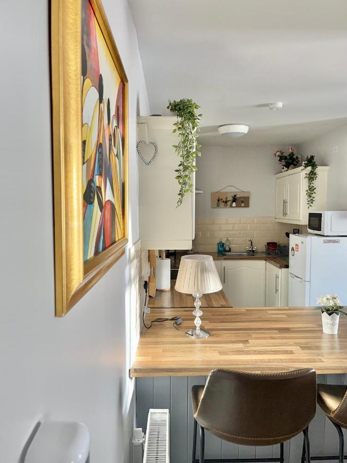 Trinity Apartments Four 1-Bedroom Apts Waterford City Centre Buitenkant foto