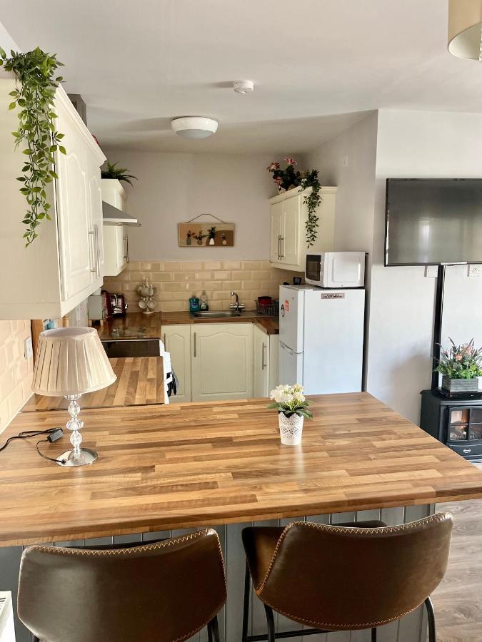 Trinity Apartments Four 1-Bedroom Apts Waterford City Centre Buitenkant foto