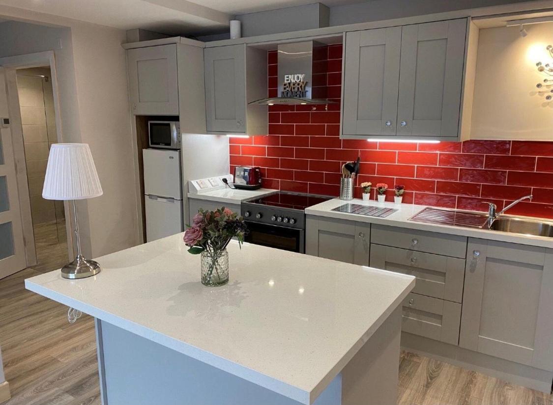 Trinity Apartments Four 1-Bedroom Apts Waterford City Centre Buitenkant foto