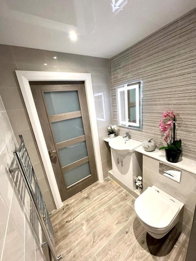 Trinity Apartments Four 1-Bedroom Apts Waterford City Centre Buitenkant foto