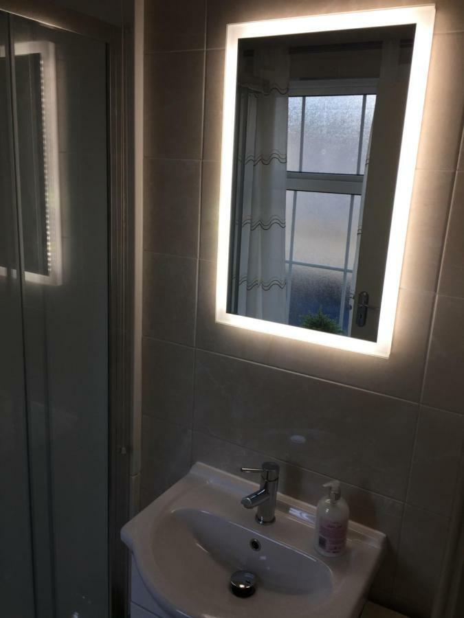 Trinity Apartments Four 1-Bedroom Apts Waterford City Centre Buitenkant foto